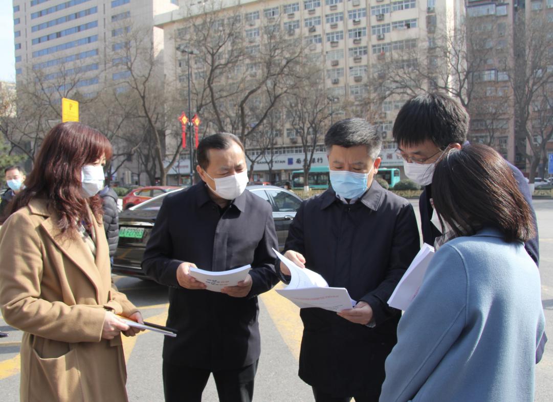 新城區委書記仵江一行檢查人民大廈復工復產和疫情防控工